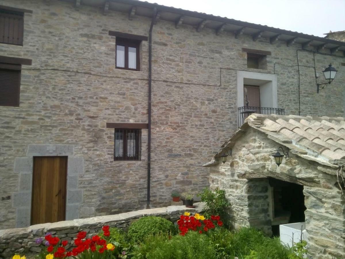 Apartamento Casa Cavero Hotel Huesca Exterior photo