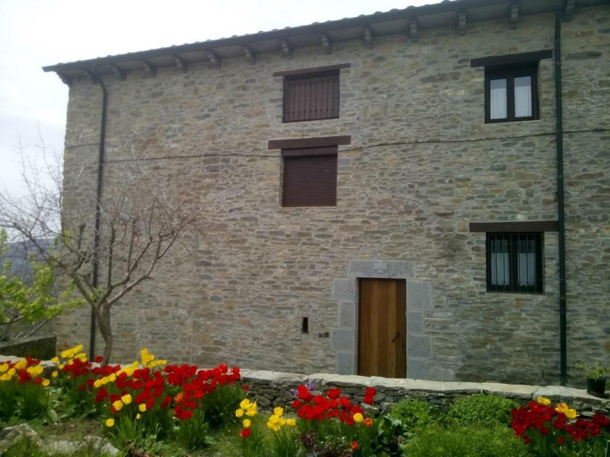 Apartamento Casa Cavero Hotel Huesca Exterior photo